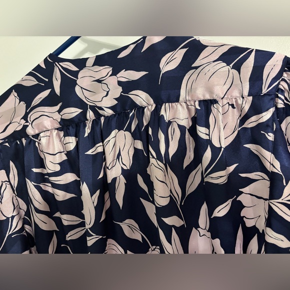 Evan Picone Navy and Pinkish Lavender Floral Blouse - Picture 5 of 6